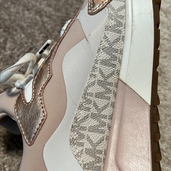 MICHAEL Michael Kors Theo Sport sneakers, soft pink, size 7.5 GUC! - Picture 7 of 9